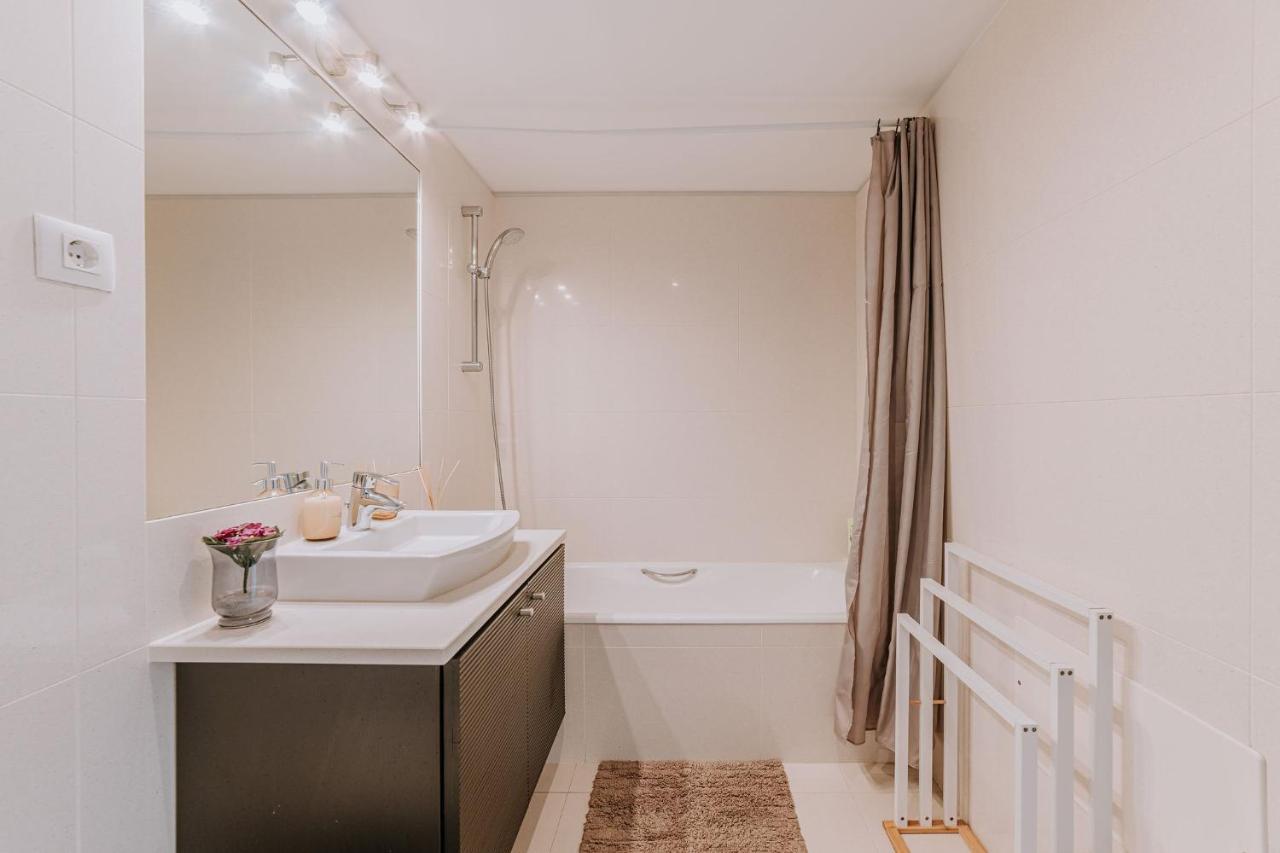 Cozy T2 With Ocean View Apartment ฟุงชาล ภายนอก รูปภาพ